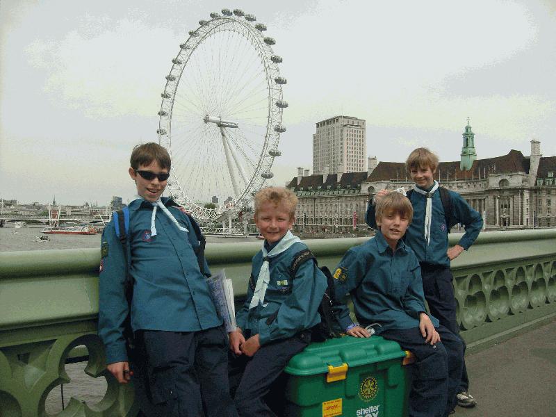 Crowthorne Scouts in the Big Green Box Scavanger Hunt