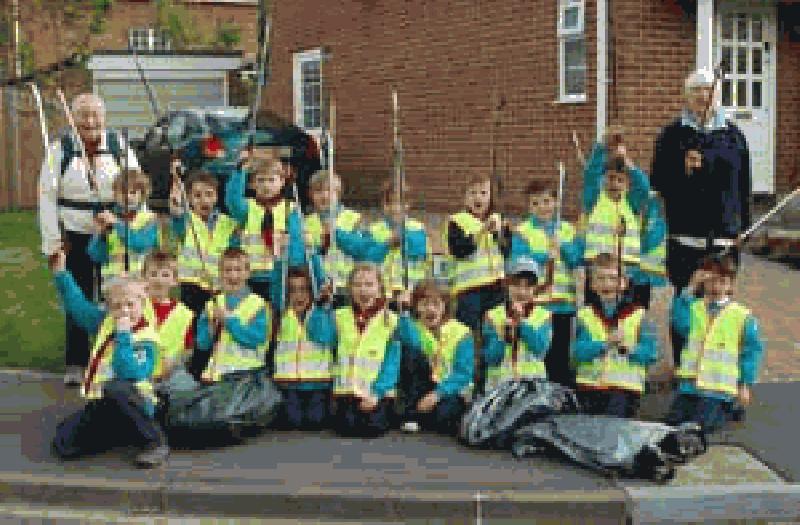 1st Emmbrook Beaver Colony ready to go on a litter pick back during warmer 
